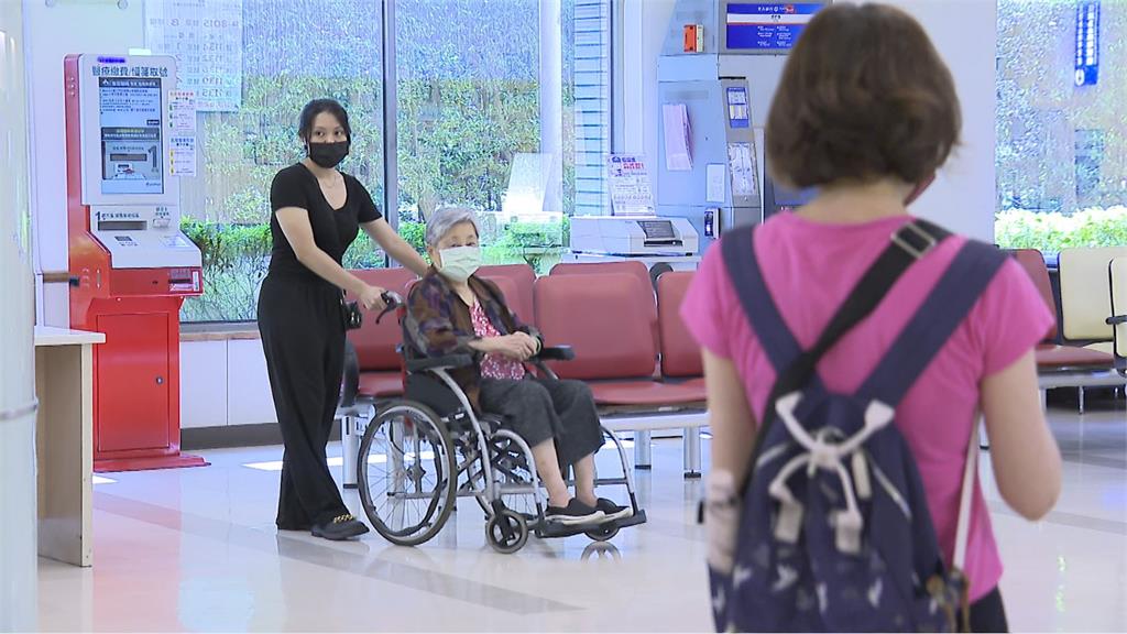 長照費每月動輒數萬 新光人壽長照險減輕家人負擔