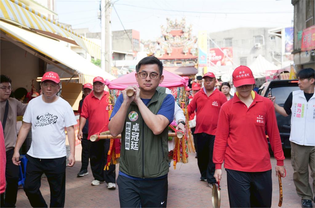 白沙屯分靈「刈火」逢媽祖醫院動土 卓冠廷揪綠營選將齊聚拱天宮祈福