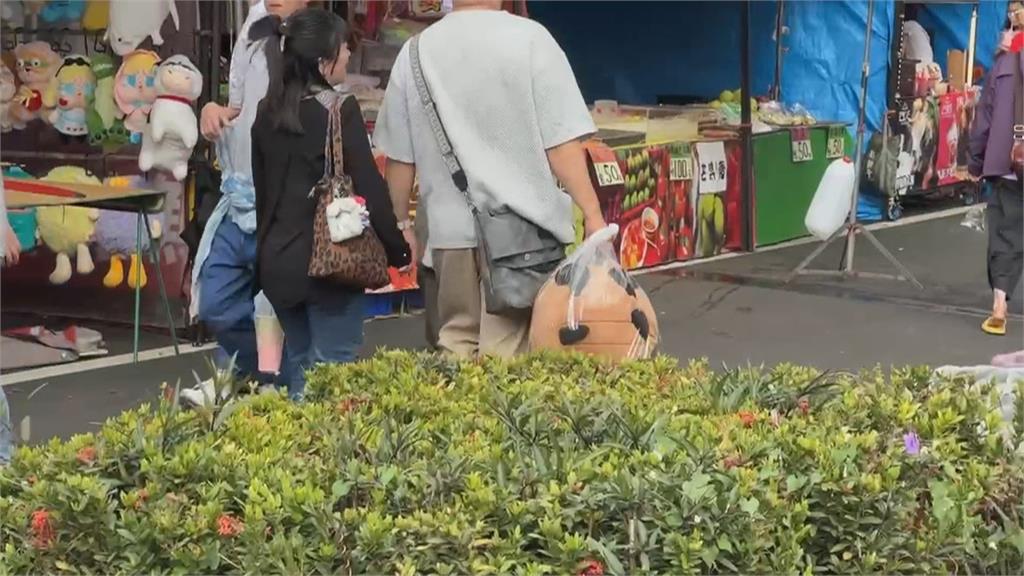 攤販看板寫"智商低"惹批評 送菸行為衛生局將開罰