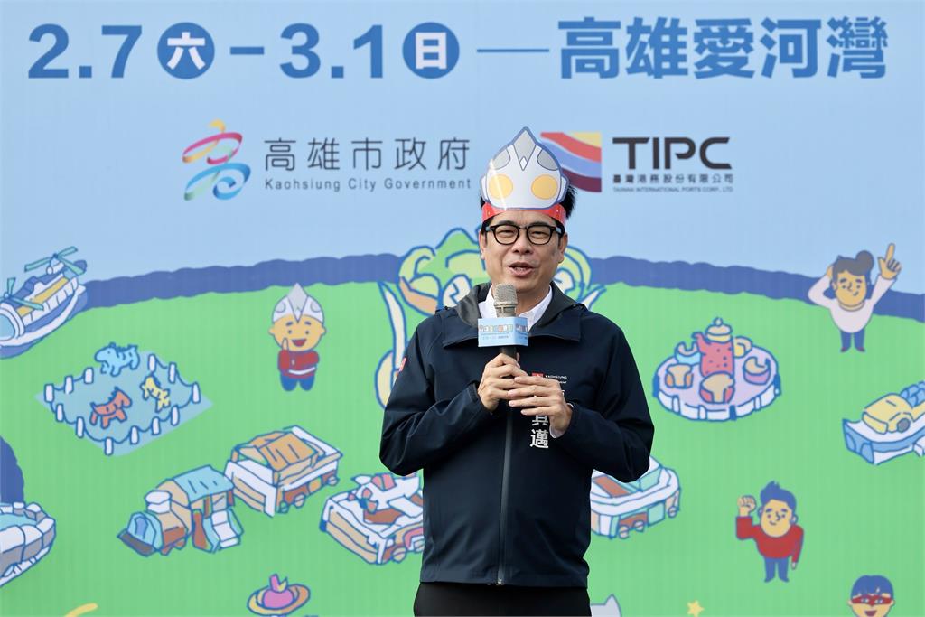 快新聞／您的陳三歲又上線了！戴超人力霸王頭套　親自開箱高雄冬日遊樂園