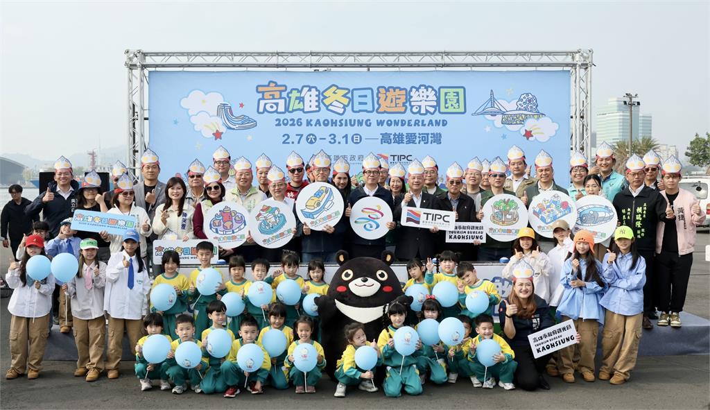 快新聞／您的陳三歲又上線了！戴超人力霸王頭套　親自開箱高雄冬日遊樂園