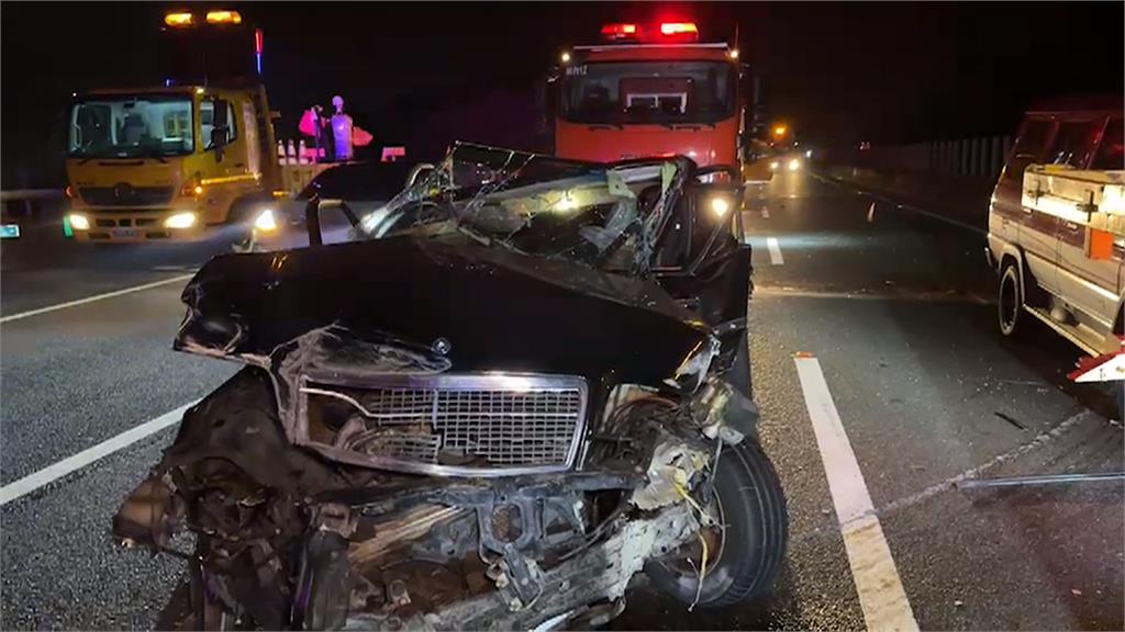 國三斗六段「五車連環追撞」 車體變形釀7人受傷、4人送醫