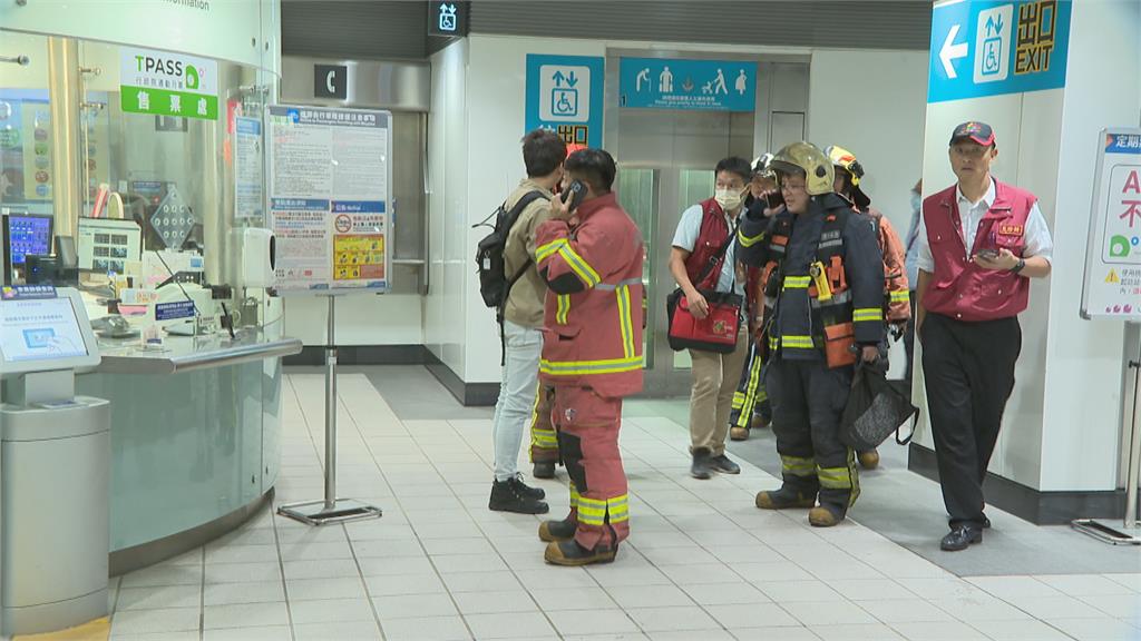 機捷疑電力異常 車廂乘客一度出不去批「很誇張」