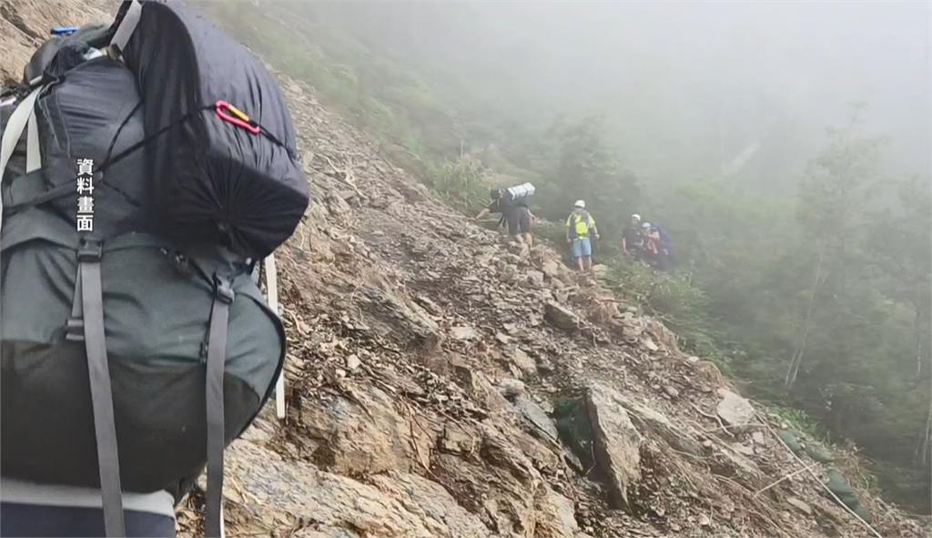 揹媽祖上北大武山　「阿猴媽祖」帶領信徒走出戶外