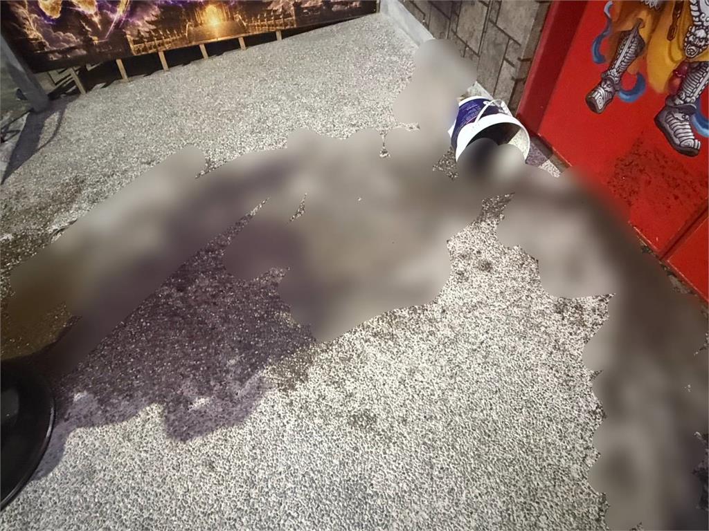 又出事! "尬電師父"週二深夜直播 玄濟宮外遭人潑穢物