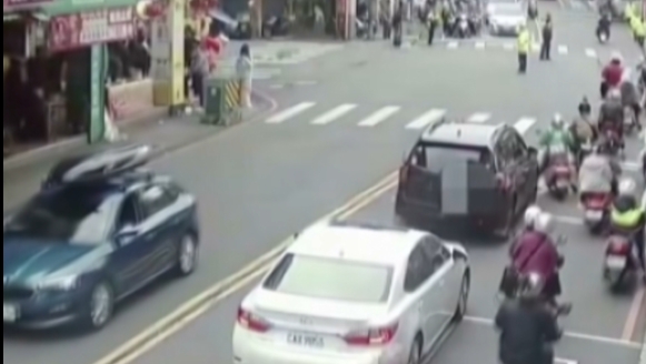 "車禍擦撞"遭公審批搶快 駕駛秀行車紀錄器還原