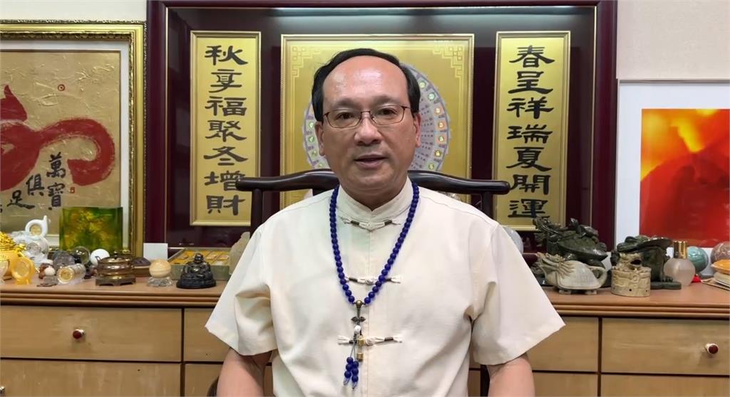 悚! 台中男子"持4把刀"赴廟拜拜遭逮 黑歷史遭起底