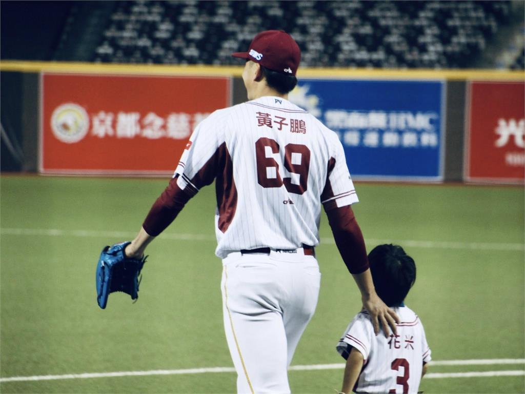 中職／留不住老虎？台鋼傳「砸6千萬」搶黃子鵬　洪總還曾讚「投得好、長得也好」