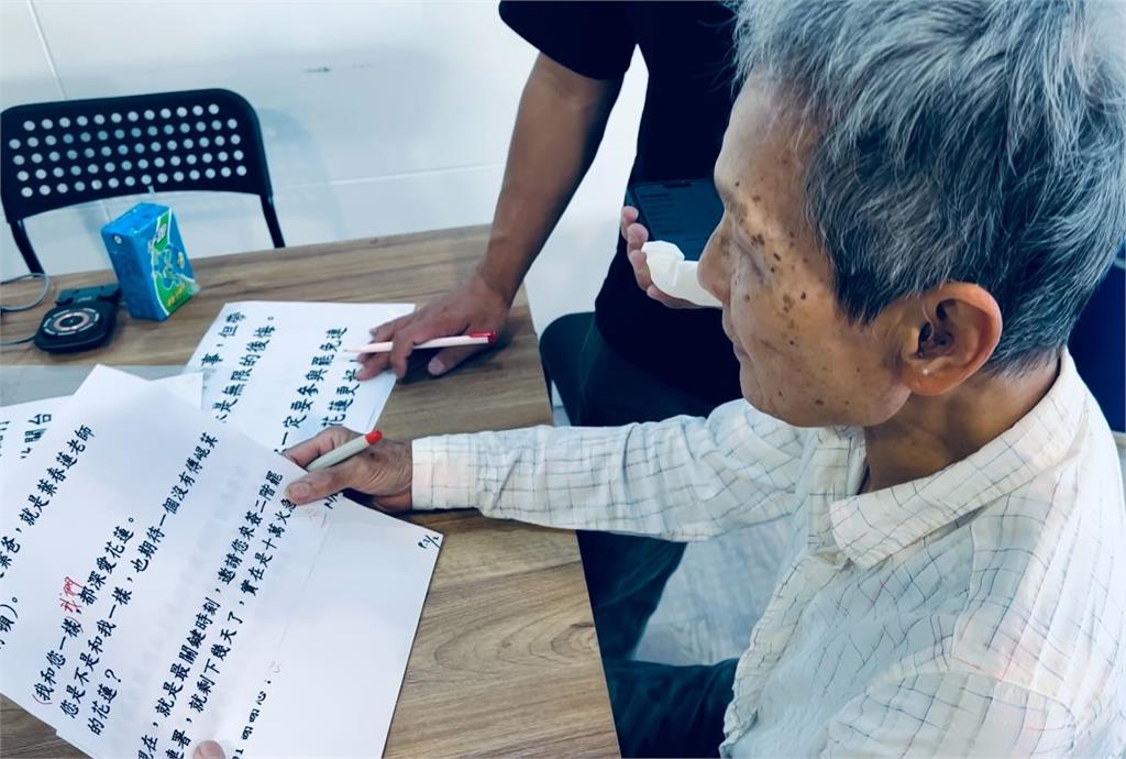 花蓮連署格式有誤「他1招放大絕」!網見「傅崐萁剋星」來電淚:一定要罷掉