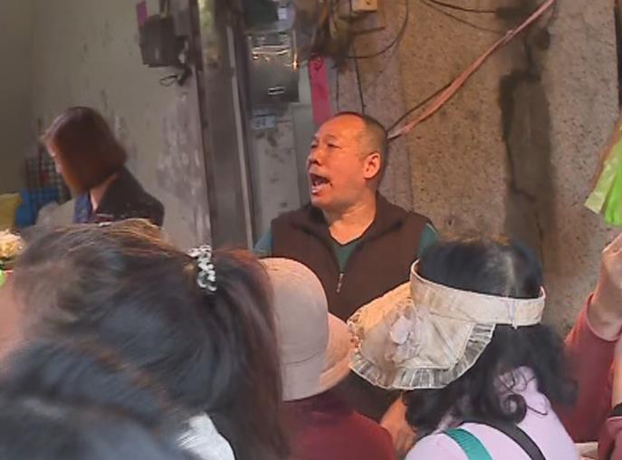 快新聞／黃國昌又被嗆！汐止中正市場男性攤商狂酸「超速仔」