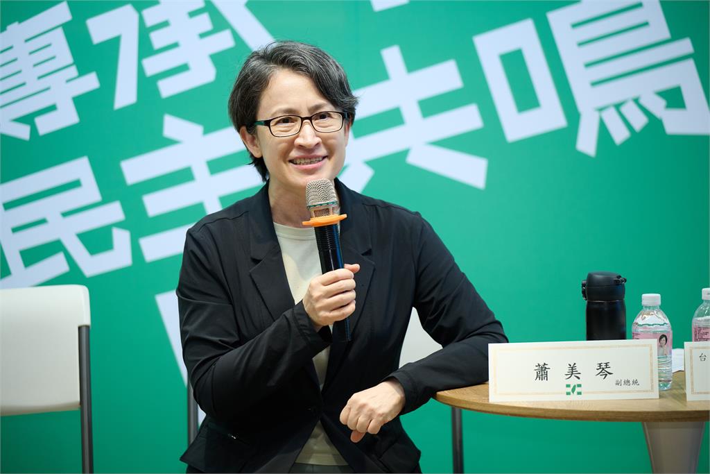 快新聞/台灣民主40年!蕭美琴、徐國勇為何欣純站台 盛讚「中小企業女神」