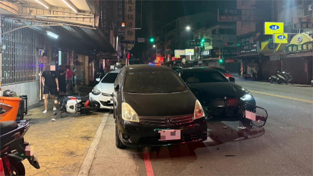 女凌晨酒駕上路! 連撞3車 全身擦挫傷送醫