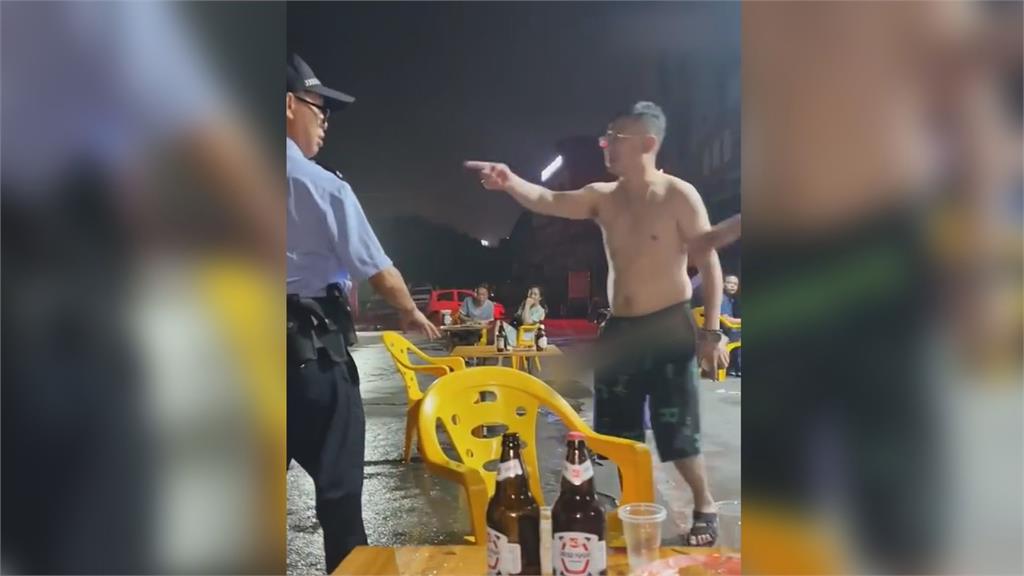 中國男喝醉行為脫序狂指警察 大嗆:再說話整死你