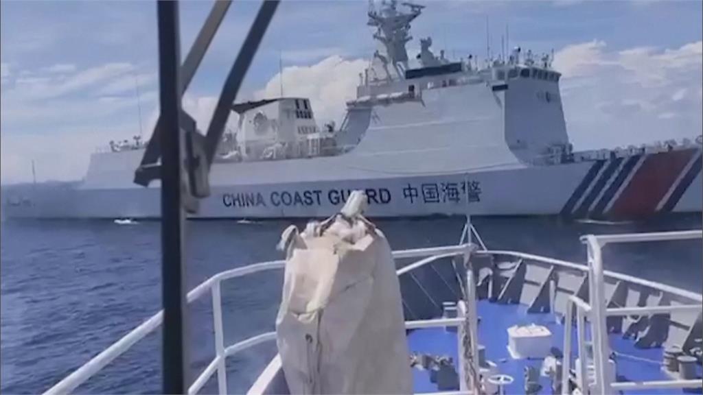中國海警船團團包圍　菲律賓仁愛暗沙補給遭阻撓
