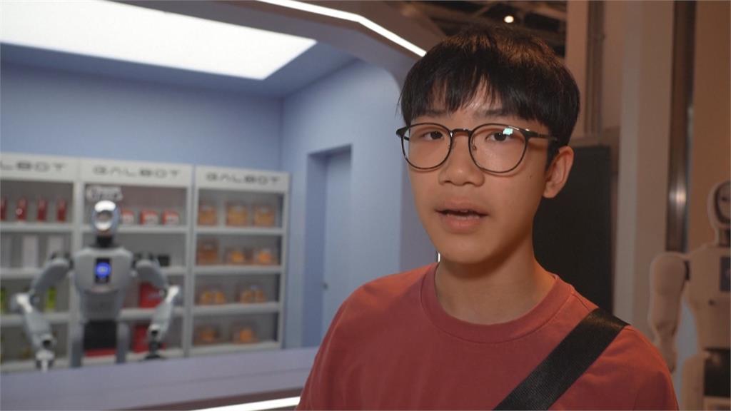 香港首間機器人便利商店亮相 店員中粵英三聲道超吸睛