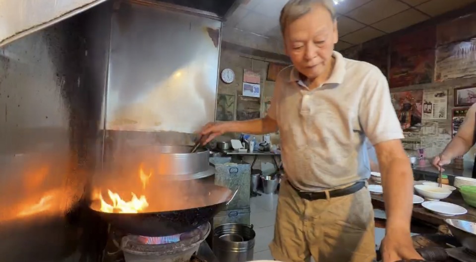 台南48年名店「阿江鱔魚」不關了　73歲老闆：姪子接手