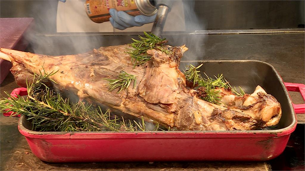 飯店主廚幫你「夯」肉　中秋團圓烤羊排、豬肋排吃到飽