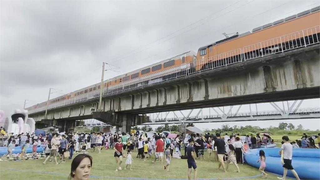 高雄大樹水樂園開張！　戲水氣墊免費玩邀大小朋友「清涼一夏」