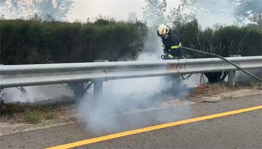 貨車半路燒! 一家倉皇逃生 2童痛到趴倒路面