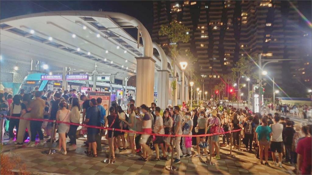 疏運雙北賞煙火旅客 淡海輕軌42小時不打烊