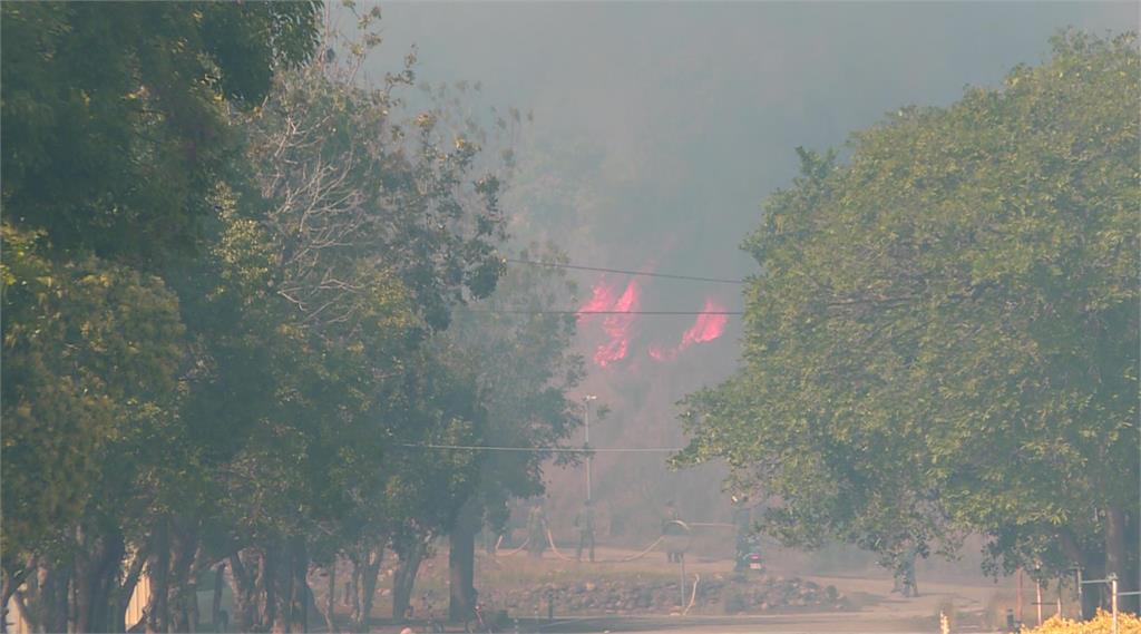 台中接連公墓火警　「燒金紙引火勢」出動直升機灑水