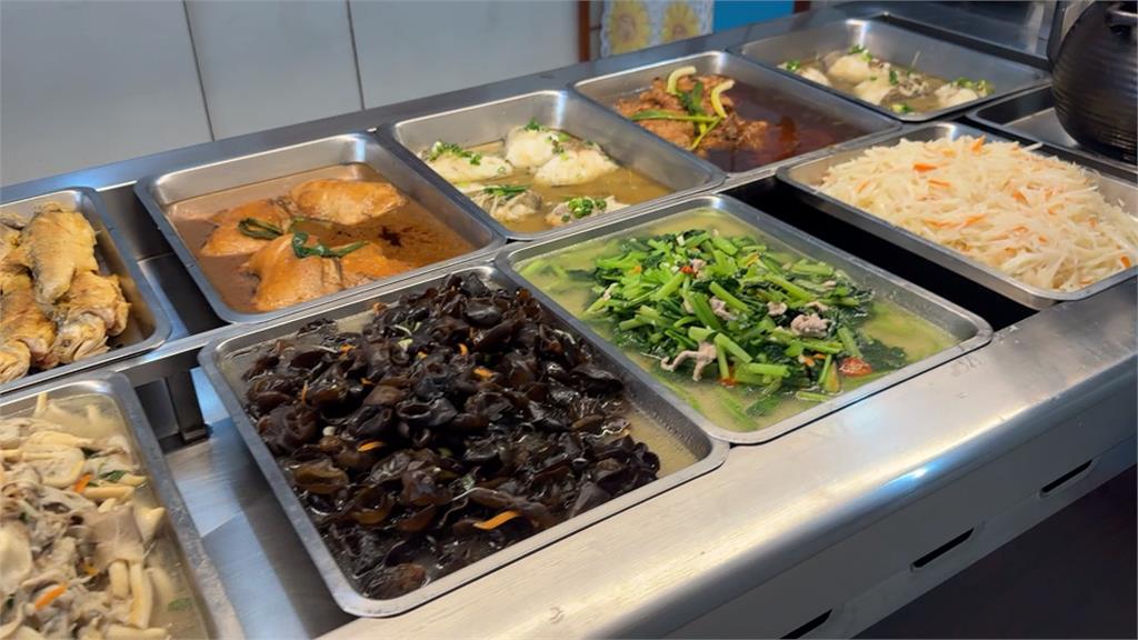 台中3菜1飯沒夾肉收65元! 家長氣炸 老闆回:有低消