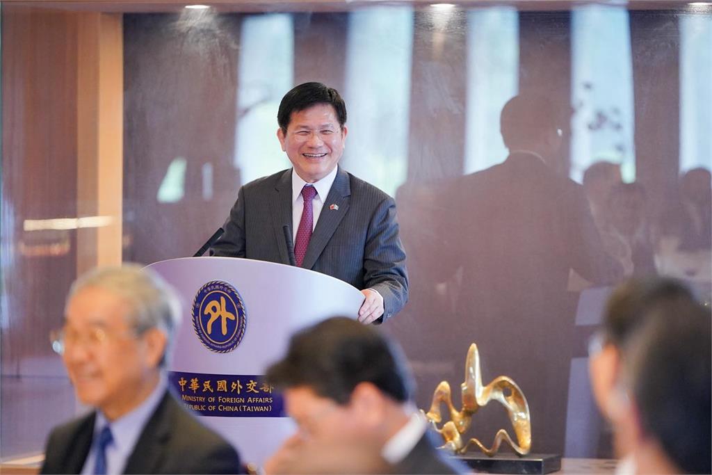 快新聞／台瓜邦誼92年！林佳龍接見瓜地馬拉財長：協助晶片計畫
