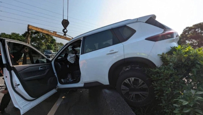 國1南下三義段車禍! 駕駛開自駕系統撞緩撞車