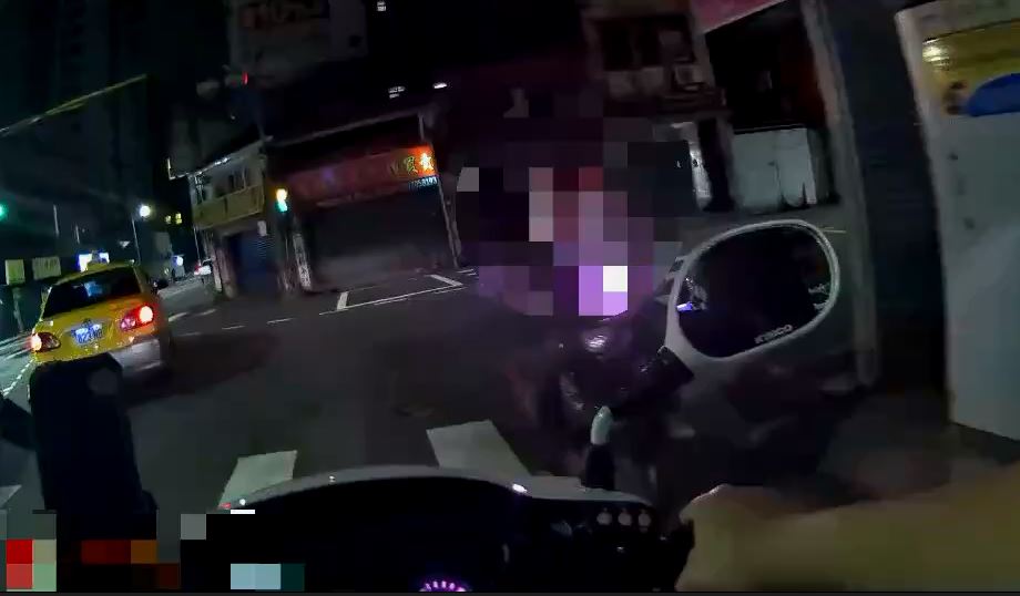 慣犯!已有3次酒駕前科 男「拒檢衝撞警」警負傷逮人