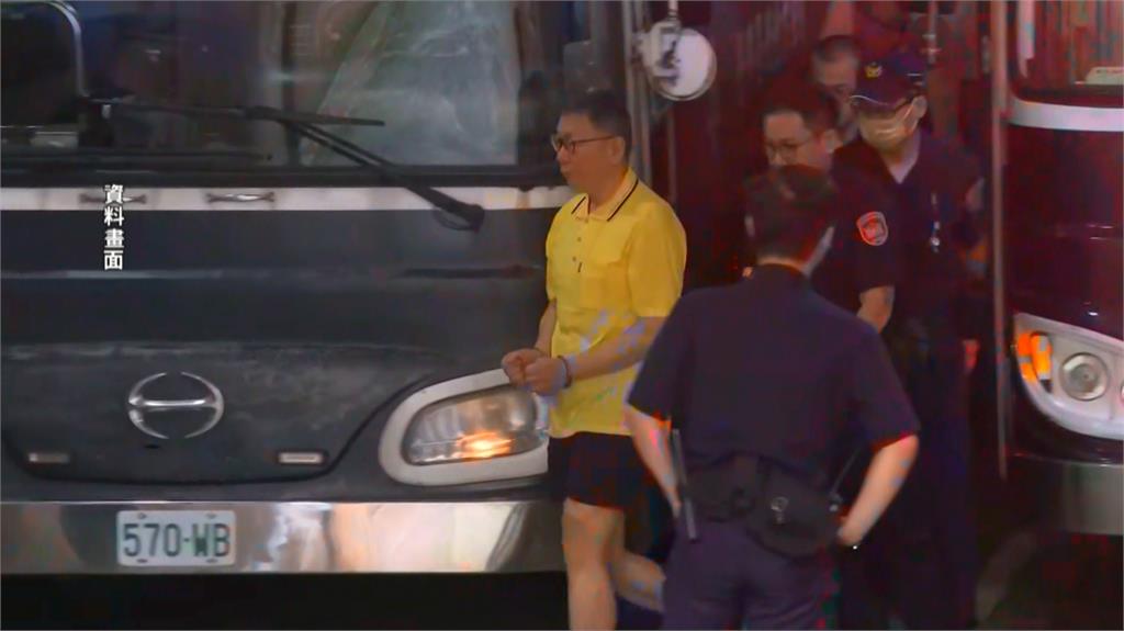 快新聞/警員夫妻攜孩模仿「柯文哲上銬」慘挨轟! 台南市刑大道歉了