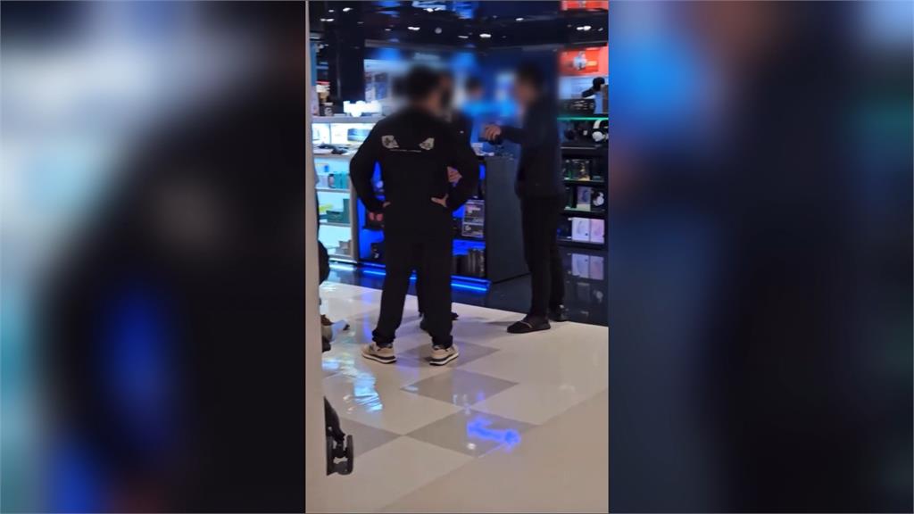 竹北百貨爆衝突!孩子尖叫遭路人轟 父母護子心切反嗆、雙方險爆全五行