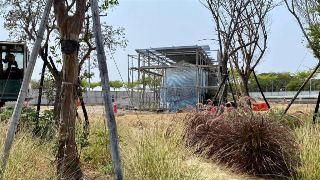 「花魁車」地景公園遲未完工 日本第一代高鐵淪落街頭