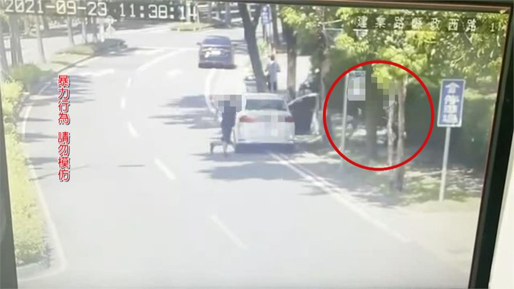 2黑衣男埋伏宜蘭地檢署門口 痛毆出庭男子濺血