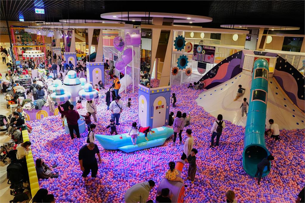 麗寶樂園過年限定「三重奏」快來搶好康!旗艦店開幕小孩放電新選擇