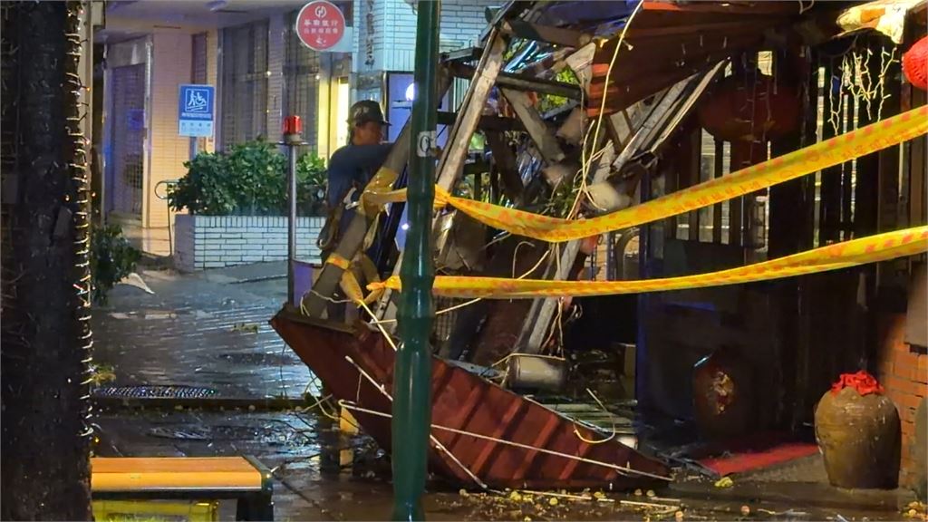 薔琵颱風過境北市多處釀災！　太陽能板砸路車、鋼筋插進民宅