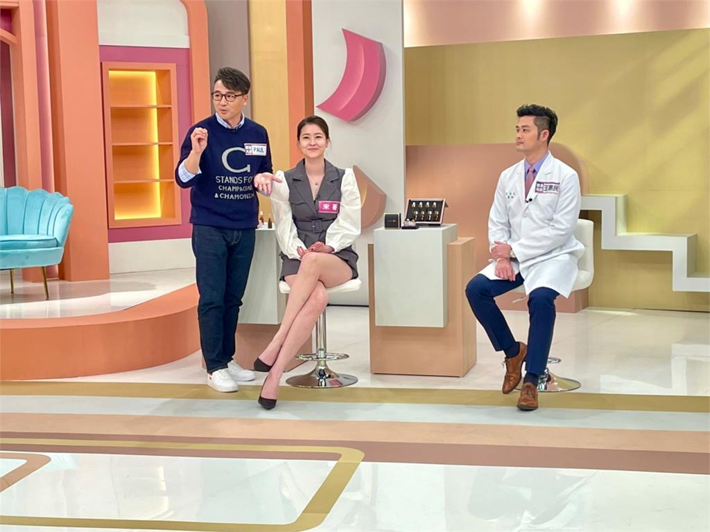《姊妹靚起來》甄莉帶18歲女兒被問「姊妹檔」！宋哥乳名被爆出讓人瘋狂大笑