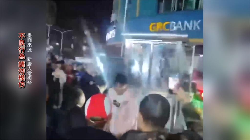 外包業者亂收停車費　廣州民眾怒砸亭抗議