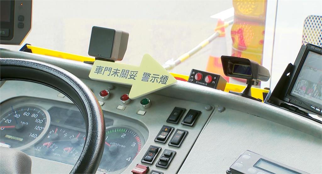 北市公車門夾傷人「4年增逾1.5倍」 議員轟:防夾系統安裝慢