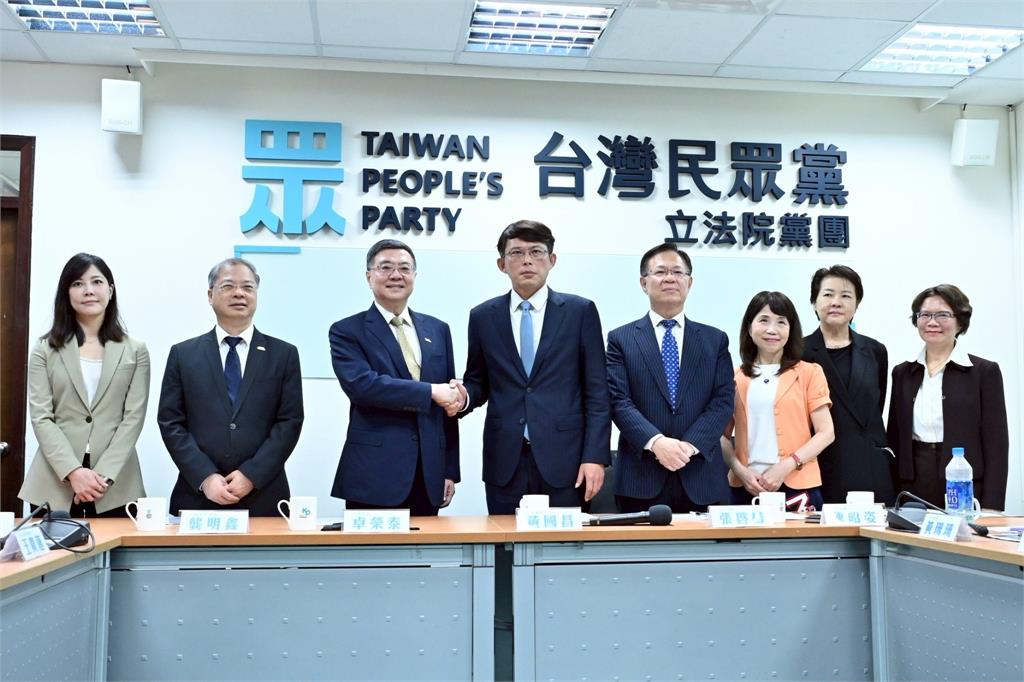 快新聞/卓榮泰拜會立法院各黨團 盼朝野共同支持4100億特別預算