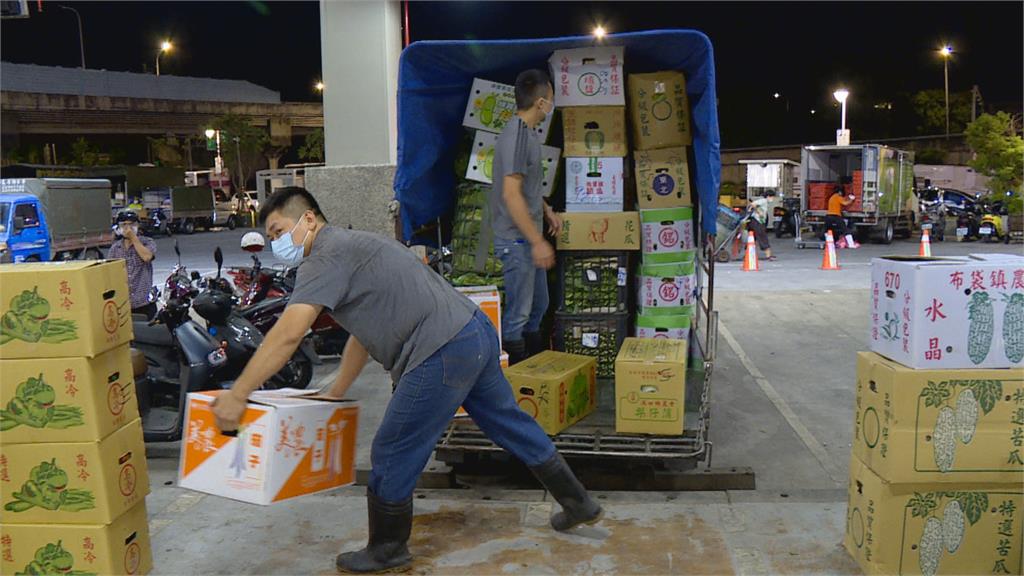 璨樹襲台菜價漲聲響？　民眾一早奔市場報到