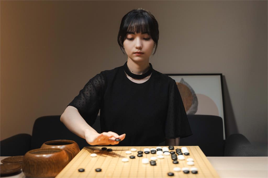 快新聞/人生如棋、落子無悔! 《匠人魂》紀錄黑嘉嘉與許皓鋐職涯「最好一著」