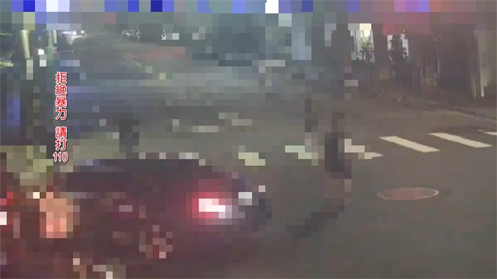 五股行車糾紛談判變亂鬥？　１２人持棍棒砸車全被逮