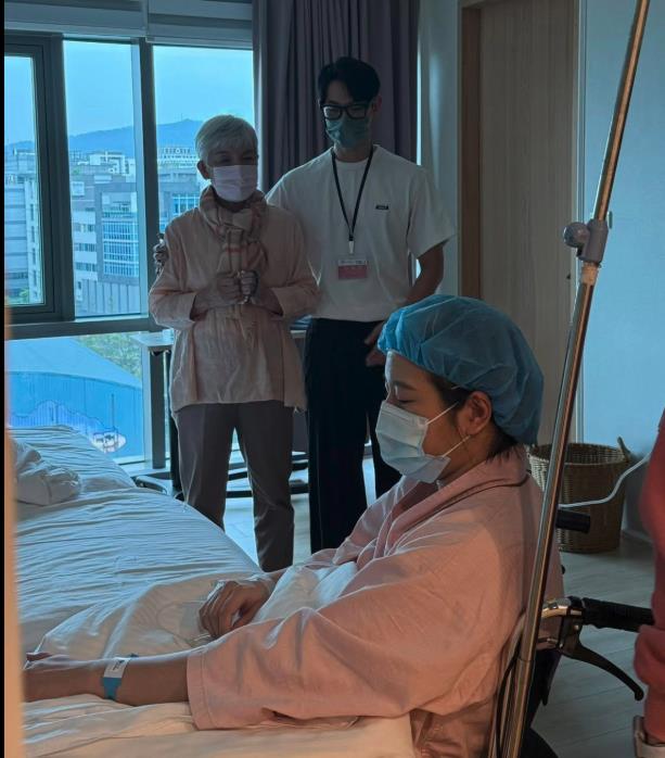 劉品言「卸貨半個月」突喊：像完成任務！剖腹產女當天「老公真實狀態」曝