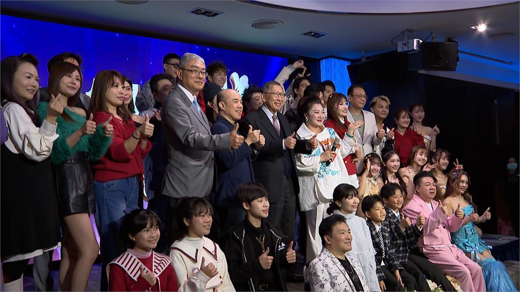 白冰冰尾牙豪發百萬紅包　董至成睽違20多年成唱跳歌手