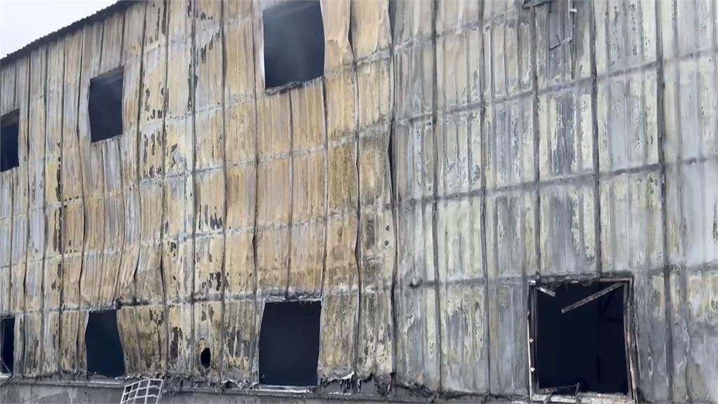彰濱工業區金屬加工廠大火 消防指揮官怕爆炸傷及前線 喊:退後!
