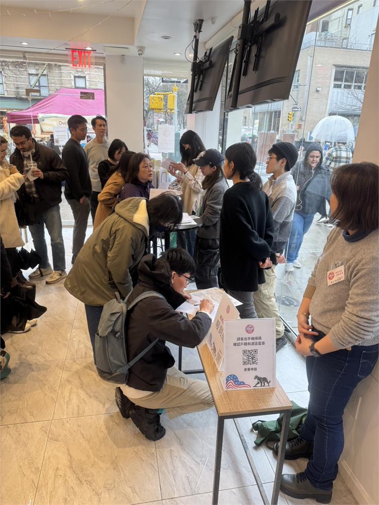 海外罷團衝刺二階連署 志工:盼每次都能拿「台灣」護照返台