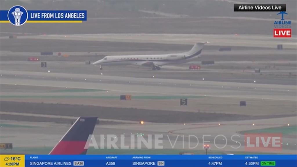驚險! 達美航空客機險撞上籃球隊包機 過程全都錄