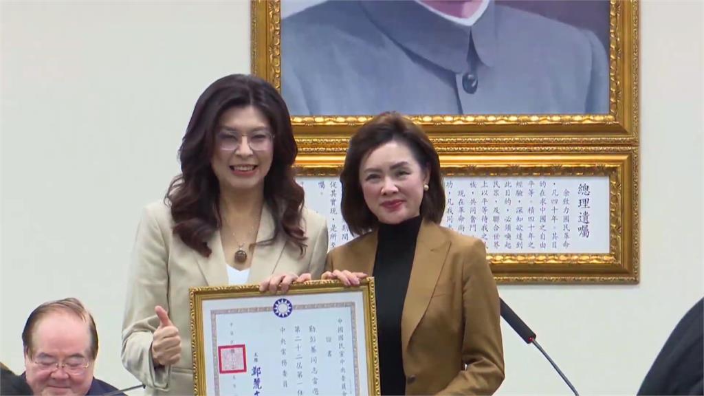 鄭麗文訪美團曝光！中配中常委勤彭蓁昔喊「兩岸統一」