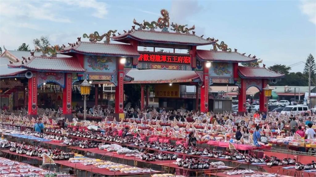 東石港口宮「十一角頭中元祭」　2780普度桌、普渡豬隻數量創新高