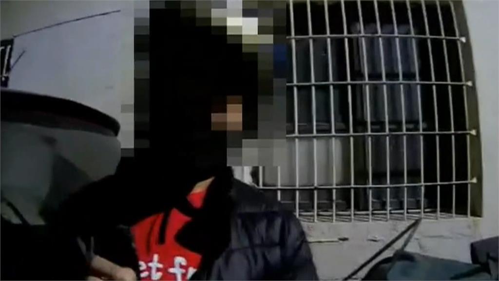 逃逸13年女移工遇盤查企圖行賄　員警連聲「NONONO」拒絕